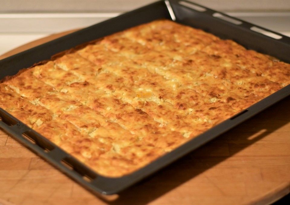 Slane kocke sa sirom kao torta