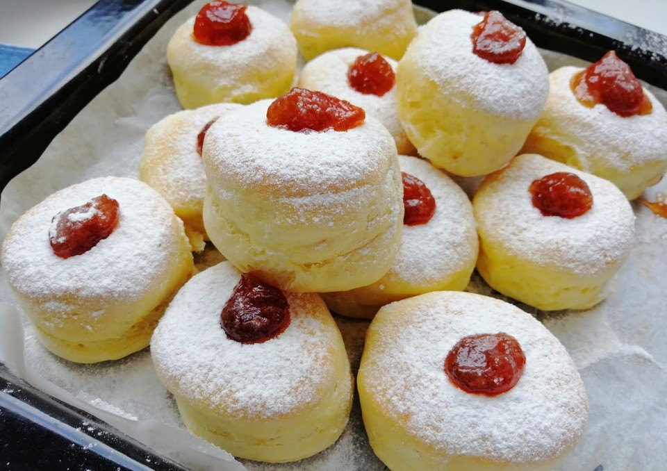 Penaste i mirisne punjene krofne