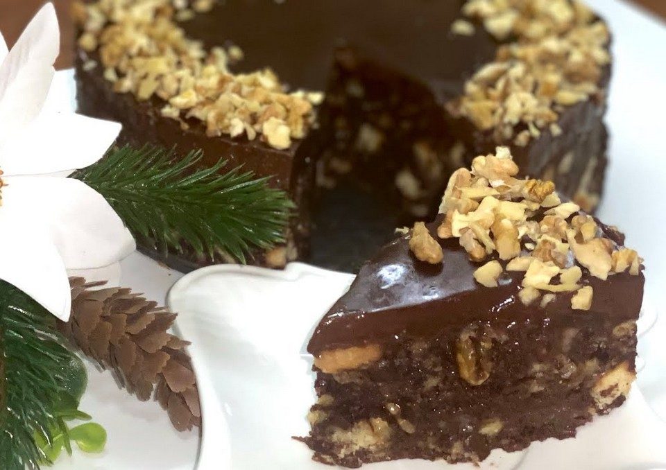 Čokoladna torta sa čajnim kolutićima